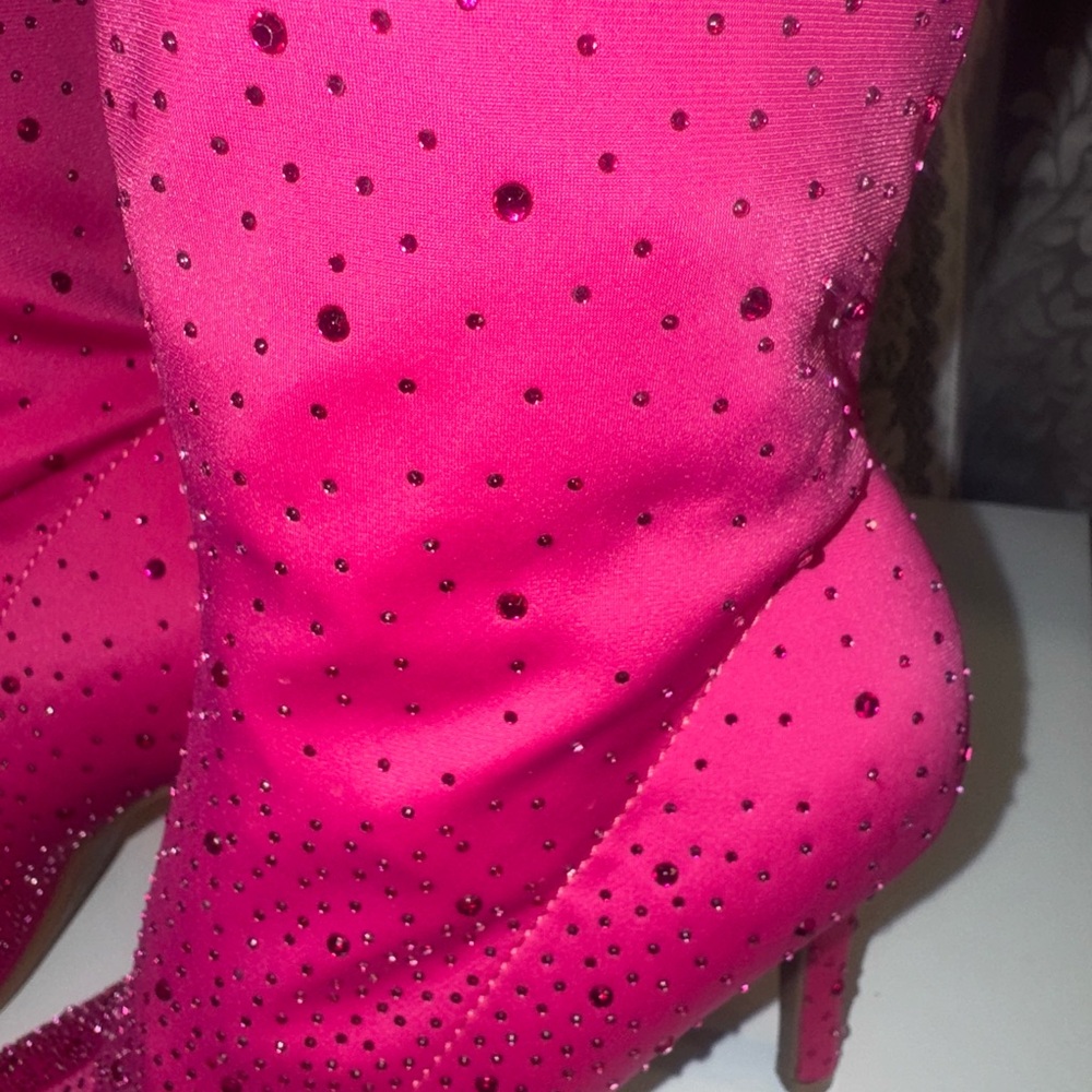 Boots - Picture 5 of 10